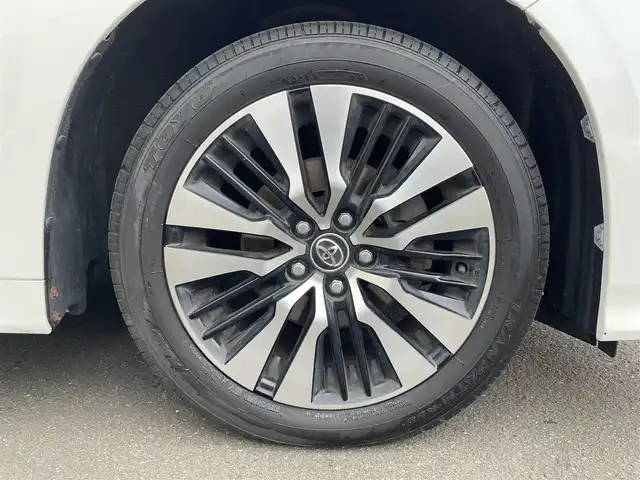 トヨタ アルファード S Cパッケージ 道央・札幌 2019(平31)年 2.5万km ホワイトパールクリスタルシャイン ・４WD/・ワンオーナー/・衝突軽減ブレーキ/・寒冷地仕様/・両側パワースライドドア/・レザーシート/・純正ナビ/　CD＆DVD＆BT＆TV/・バックカメラ/・コーナーセンサー/・レーンキープアシスト/・レーダークルーズコントロール/・パワーバックドア/・フリップダウンモニター/・パワーシート/・ブラインドスポットモニター/・デジタルインナーミラー/・純正エンジンスターター/・前後ドライブレコーダー/・シートヒーター/・アイドリングストップ/・プッシュスタート/・スマートキー/・オートエアコン/・オートライト/・オートリトラミラー/・レインセンサーワイパー/・MT付きAT/・ステアリングヒーター/・ビルトインETC/・社外AW＆冬タイヤ積込/　215/65/16  2019年製　4分山/・純正フロアマット/・ドアバイザー/・ウィンカーミラー/・フォグライト
