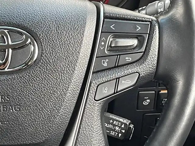 トヨタ アルファード S Cパッケージ 道央・札幌 2019(平31)年 2.5万km ホワイトパールクリスタルシャイン ・４WD/・ワンオーナー/・衝突軽減ブレーキ/・寒冷地仕様/・両側パワースライドドア/・レザーシート/・純正ナビ/　CD＆DVD＆BT＆TV/・バックカメラ/・コーナーセンサー/・レーンキープアシスト/・レーダークルーズコントロール/・パワーバックドア/・フリップダウンモニター/・パワーシート/・ブラインドスポットモニター/・デジタルインナーミラー/・純正エンジンスターター/・前後ドライブレコーダー/・シートヒーター/・アイドリングストップ/・プッシュスタート/・スマートキー/・オートエアコン/・オートライト/・オートリトラミラー/・レインセンサーワイパー/・MT付きAT/・ステアリングヒーター/・ビルトインETC/・社外AW＆冬タイヤ積込/　215/65/16  2019年製　4分山/・純正フロアマット/・ドアバイザー/・ウィンカーミラー/・フォグライト
