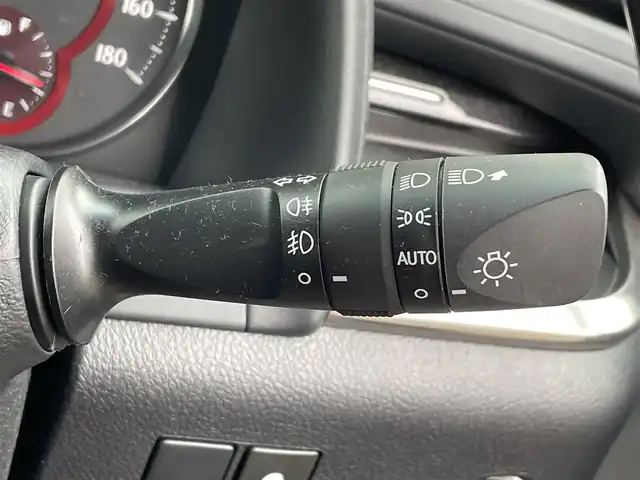 トヨタ アルファード S Cパッケージ 道央・札幌 2019(平31)年 2.5万km ホワイトパールクリスタルシャイン ・４WD/・ワンオーナー/・衝突軽減ブレーキ/・寒冷地仕様/・両側パワースライドドア/・レザーシート/・純正ナビ/　CD＆DVD＆BT＆TV/・バックカメラ/・コーナーセンサー/・レーンキープアシスト/・レーダークルーズコントロール/・パワーバックドア/・フリップダウンモニター/・パワーシート/・ブラインドスポットモニター/・デジタルインナーミラー/・純正エンジンスターター/・前後ドライブレコーダー/・シートヒーター/・アイドリングストップ/・プッシュスタート/・スマートキー/・オートエアコン/・オートライト/・オートリトラミラー/・レインセンサーワイパー/・MT付きAT/・ステアリングヒーター/・ビルトインETC/・社外AW＆冬タイヤ積込/　215/65/16  2019年製　4分山/・純正フロアマット/・ドアバイザー/・ウィンカーミラー/・フォグライト
