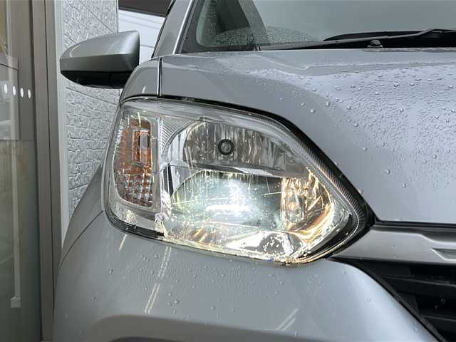 トヨタ パッソ X Lパッケージ 神奈川県 2023(令5)年 0.4万km ブライトシルバーM ワンオーナー/衝突被害軽減システム/クリアランスソナー/純正SDナビ/CD/SD/Bluetooth/ワンセグ/バックカメラ/アイドリングストップ/前後ドライブ/スマートキー×２/ETC/純正フロアマット/取扱説明書/保証書