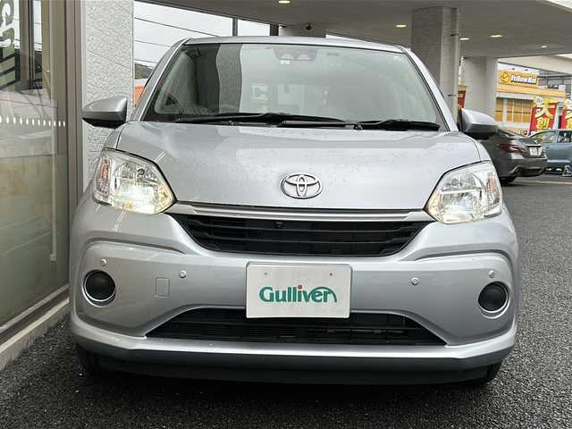 トヨタ パッソ X Lパッケージ 神奈川県 2023(令5)年 0.4万km ブライトシルバーM ワンオーナー/衝突被害軽減システム/クリアランスソナー/純正SDナビ/CD/SD/Bluetooth/ワンセグ/バックカメラ/アイドリングストップ/前後ドライブ/スマートキー×２/ETC/純正フロアマット/取扱説明書/保証書
