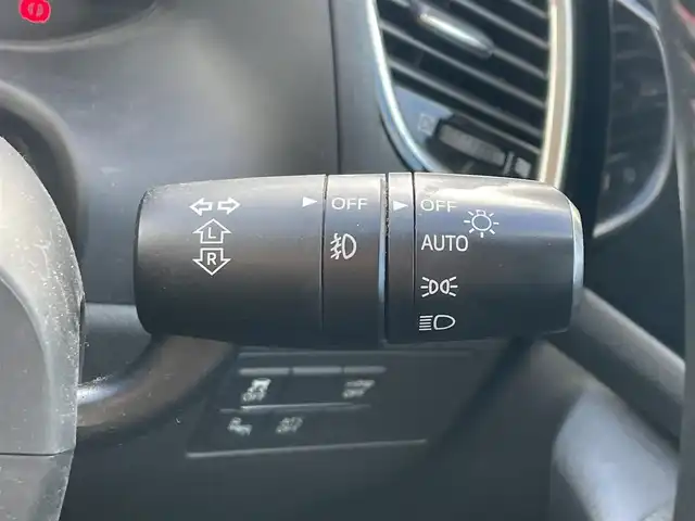 マツダ アクセラ 15S ツーリング 滋賀県 2015(平27)年 9.2万km メテオグレーマイカ 純正ナビ/・Bluetooth/フルセグ/・CD/DVD/バックカメラ/革巻きステアリング/ステアリングリモコン/パドルシフト/ETC/クルーズコントロール/スマートシティブレーキサポート/ヘッドアップディスプレイ/ブラインドスポットモニター/HIDオートライト/スマートキー