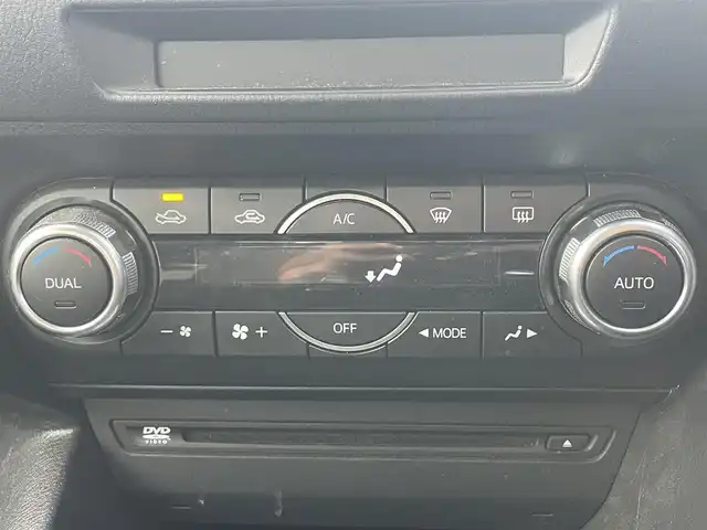 マツダ アクセラ 15S ツーリング 滋賀県 2015(平27)年 9.2万km メテオグレーマイカ 純正ナビ/・Bluetooth/フルセグ/・CD/DVD/バックカメラ/革巻きステアリング/ステアリングリモコン/パドルシフト/ETC/クルーズコントロール/スマートシティブレーキサポート/ヘッドアップディスプレイ/ブラインドスポットモニター/HIDオートライト/スマートキー