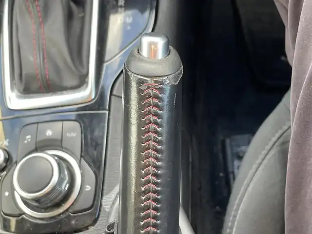 マツダ アクセラ 15S ツーリング 滋賀県 2015(平27)年 9.2万km メテオグレーマイカ 純正ナビ/・Bluetooth/フルセグ/・CD/DVD/バックカメラ/革巻きステアリング/ステアリングリモコン/パドルシフト/ETC/クルーズコントロール/スマートシティブレーキサポート/ヘッドアップディスプレイ/ブラインドスポットモニター/HIDオートライト/スマートキー