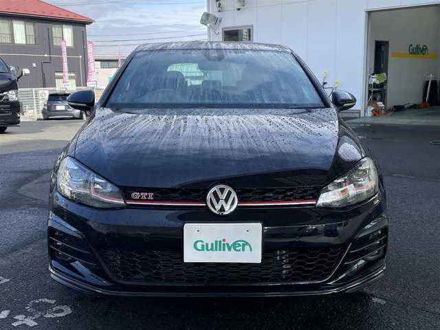 フォルクスワーゲン ゴルフ ＧＴＩ パフォーマンス 宮城県 2020(令2)年 1.8万km ディープブラックパールエフェクト バーチャルコクピット/純正9型ディスプレイナビ/ジェスチャーコントロール/CD/DVD／Bluetooth）/TVチューナー（ワンセグ）/バックカメラ/プリクラッシュセーフティ/レーンキープアシストシステム/パークディスタンスコントロール/リアトラフィックアラート/アイドリングストップ/全車速追従アダプティブクルーズコントロール/前後コーナーセンサー/ビルトインETC2.0/社外レーダー装置/LEDヘッドライト/オートライト/ロゴ入レッドキャリパー/スマートキー＆プッシュスタート/取扱説明書/保証書/記録簿/純正19インチAW付き夏タイヤ