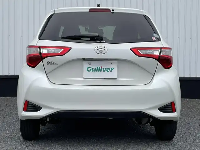 トヨタ ヴィッツ F セーフティーエディションⅢ 千葉県 2019(平31)年 2.9万km ホワイトパールクリスタルシャイン 純正9インチメモリナビ/(フルセグTV/CD/DVD/BT/FM/AM)/バックカメラ/衝突軽減ブレーキ/車線逸脱警報/横滑り防止装置/ETC/ドライブレコーダー/LEDヘッドライト/フォグランプ/オートライト/電動格納ミラー/シートリフター/プッシュスタート/スマートキー/フロアマット/ドアバイザー/スペアキー/取扱説明書/保証書