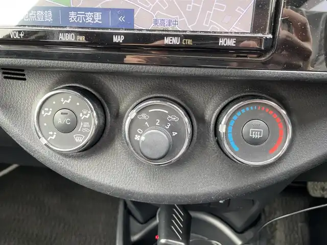 トヨタ ヴィッツ F セーフティーエディションⅢ 千葉県 2019(平31)年 2.9万km ホワイトパールクリスタルシャイン 純正9インチメモリナビ/(フルセグTV/CD/DVD/BT/FM/AM)/バックカメラ/衝突軽減ブレーキ/車線逸脱警報/横滑り防止装置/ETC/ドライブレコーダー/LEDヘッドライト/フォグランプ/オートライト/電動格納ミラー/シートリフター/プッシュスタート/スマートキー/フロアマット/ドアバイザー/スペアキー/取扱説明書/保証書