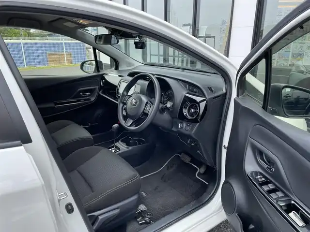 トヨタ ヴィッツ F セーフティーエディションⅢ 千葉県 2019(平31)年 2.9万km ホワイトパールクリスタルシャイン 純正9インチメモリナビ/(フルセグTV/CD/DVD/BT/FM/AM)/バックカメラ/衝突軽減ブレーキ/車線逸脱警報/横滑り防止装置/ETC/ドライブレコーダー/LEDヘッドライト/フォグランプ/オートライト/電動格納ミラー/シートリフター/プッシュスタート/スマートキー/フロアマット/ドアバイザー/スペアキー/取扱説明書/保証書