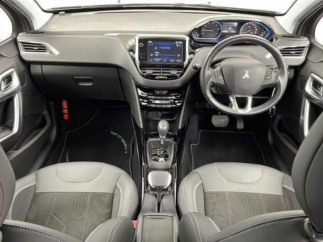 プジョー ２００８ クロスシティ 新潟県 2017(平29)年 6万km グレー ターボ/純正ナビ/(FM.AM.USB)/バックカメラ/革巻きステアリング/ステアリングリモコン/オートライト/MTモード/ドライブモード切替/電動格納ウィンカーミラー/ヘッドライトレベライザー/ハーフレザーシート/前席シートヒーター/リアコーナーセンサー/キーレス×2/純正フロアマット