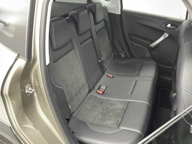 プジョー ２００８ クロスシティ 新潟県 2017(平29)年 6万km グレー ターボ/純正ナビ/(FM.AM.USB)/バックカメラ/革巻きステアリング/ステアリングリモコン/オートライト/MTモード/ドライブモード切替/電動格納ウィンカーミラー/ヘッドライトレベライザー/ハーフレザーシート/前席シートヒーター/リアコーナーセンサー/キーレス×2/純正フロアマット