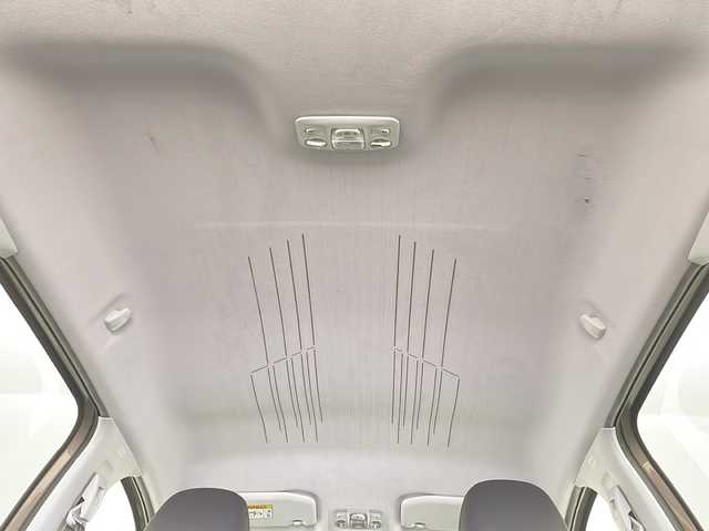 プジョー ２００８ クロスシティ 新潟県 2017(平29)年 6万km グレー ターボ/純正ナビ/(FM.AM.USB)/バックカメラ/革巻きステアリング/ステアリングリモコン/オートライト/MTモード/ドライブモード切替/電動格納ウィンカーミラー/ヘッドライトレベライザー/ハーフレザーシート/前席シートヒーター/リアコーナーセンサー/キーレス×2/純正フロアマット