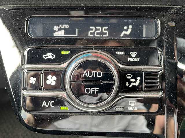 ダイハツ タント カスタム RS スタイルセレクション 静岡県 2021(令3)年 2.2万km ブラックマイカメタリック/シャイニングホワイトパール ●純正ナビ/(フルセグ/CD/DVD/Bluetooth)/(NSZN-Y71DS)/●全方位カメラ/●ブラックハーフレザーシート/●前席シートヒーター/●レーダークルーズコントロール/●レーンキープアシスト/●衝突軽減ブレーキ/●後方コーナーセンサー/●アイドリングストップ/●LEDライト/●オートライト/●フォグランプ/●革巻きステアリング/●ステアリングスイッチ/●ETC/●前方ドライブレコーダー/●フロアマット/●ドアバイザー/●電動格納ウインカーミラー/●プッシュスタート/●スマートキー/●スペアキー×1/●純正15インチアルミホイール/●W＋サイド＋カーテンSRS＋ABS/●保証書/●取扱説明書