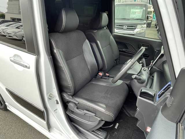 ダイハツ タント カスタム RS スタイルセレクション 静岡県 2021(令3)年 2.2万km ブラックマイカメタリック/シャイニングホワイトパール ●純正ナビ/(フルセグ/CD/DVD/Bluetooth)/(NSZN-Y71DS)/●全方位カメラ/●ブラックハーフレザーシート/●前席シートヒーター/●レーダークルーズコントロール/●レーンキープアシスト/●衝突軽減ブレーキ/●後方コーナーセンサー/●アイドリングストップ/●LEDライト/●オートライト/●フォグランプ/●革巻きステアリング/●ステアリングスイッチ/●ETC/●前方ドライブレコーダー/●フロアマット/●ドアバイザー/●電動格納ウインカーミラー/●プッシュスタート/●スマートキー/●スペアキー×1/●純正15インチアルミホイール/●W＋サイド＋カーテンSRS＋ABS/●保証書/●取扱説明書