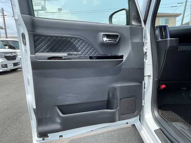 ダイハツ タント カスタム RS スタイルセレクション 静岡県 2021(令3)年 2.2万km ブラックマイカメタリック/シャイニングホワイトパール ●純正ナビ/(フルセグ/CD/DVD/Bluetooth)/(NSZN-Y71DS)/●全方位カメラ/●ブラックハーフレザーシート/●前席シートヒーター/●レーダークルーズコントロール/●レーンキープアシスト/●衝突軽減ブレーキ/●後方コーナーセンサー/●アイドリングストップ/●LEDライト/●オートライト/●フォグランプ/●革巻きステアリング/●ステアリングスイッチ/●ETC/●前方ドライブレコーダー/●フロアマット/●ドアバイザー/●電動格納ウインカーミラー/●プッシュスタート/●スマートキー/●スペアキー×1/●純正15インチアルミホイール/●W＋サイド＋カーテンSRS＋ABS/●保証書/●取扱説明書