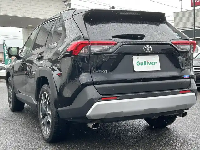 トヨタ ＲＡＶ４ アドベンチャー 広島県 2019(令1)年 6.1万km アティチュードブラックマイカ ワンオーナー/ダイナミックトルクベクタリングAWD/[4WD]/純正ナビ/[CD/DVD/フルセグTV/Bluetooth]/バックカメラ/ETC/シートヒーター/[D/N]/パワーシート/[D席]/ステアリングヒーター/衝突回避支援/レーントレーシングアシスト/オートマチックハイビーム/ブラインドスポットモニター/レーダークルーズコントロール/LEDヘッドライト/オートライト/プッシュスタート/スペアキー/フォグライト/ブレーキホールド/電動パーキングシステム/純正19AW/オートリトラミラー