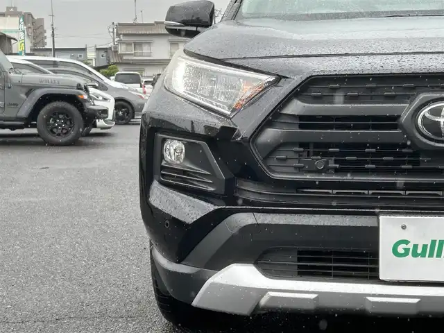 トヨタ ＲＡＶ４ アドベンチャー 広島県 2019(令1)年 6.1万km アティチュードブラックマイカ ワンオーナー/ダイナミックトルクベクタリングAWD/[4WD]/純正ナビ/[CD/DVD/フルセグTV/Bluetooth]/バックカメラ/ETC/シートヒーター/[D/N]/パワーシート/[D席]/ステアリングヒーター/衝突回避支援/レーントレーシングアシスト/オートマチックハイビーム/ブラインドスポットモニター/レーダークルーズコントロール/LEDヘッドライト/オートライト/プッシュスタート/スペアキー/フォグライト/ブレーキホールド/電動パーキングシステム/純正19AW/オートリトラミラー