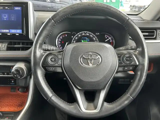 トヨタ ＲＡＶ４ アドベンチャー 広島県 2019(令1)年 6.1万km アティチュードブラックマイカ ワンオーナー/ダイナミックトルクベクタリングAWD/[4WD]/純正ナビ/[CD/DVD/フルセグTV/Bluetooth]/バックカメラ/ETC/シートヒーター/[D/N]/パワーシート/[D席]/ステアリングヒーター/衝突回避支援/レーントレーシングアシスト/オートマチックハイビーム/ブラインドスポットモニター/レーダークルーズコントロール/LEDヘッドライト/オートライト/プッシュスタート/スペアキー/フォグライト/ブレーキホールド/電動パーキングシステム/純正19AW/オートリトラミラー