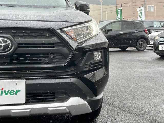 トヨタ ＲＡＶ４ アドベンチャー 広島県 2019(令1)年 6.1万km アティチュードブラックマイカ ワンオーナー/ダイナミックトルクベクタリングAWD/[4WD]/純正ナビ/[CD/DVD/フルセグTV/Bluetooth]/バックカメラ/ETC/シートヒーター/[D/N]/パワーシート/[D席]/ステアリングヒーター/衝突回避支援/レーントレーシングアシスト/オートマチックハイビーム/ブラインドスポットモニター/レーダークルーズコントロール/LEDヘッドライト/オートライト/プッシュスタート/スペアキー/フォグライト/ブレーキホールド/電動パーキングシステム/純正19AW/オートリトラミラー