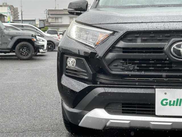 トヨタ ＲＡＶ４ アドベンチャー 広島県 2019(令1)年 6.1万km アティチュードブラックマイカ ワンオーナー/ダイナミックトルクベクタリングAWD/[4WD]/純正ナビ/[CD/DVD/フルセグTV/Bluetooth]/バックカメラ/ETC/シートヒーター/[D/N]/パワーシート/[D席]/ステアリングヒーター/衝突回避支援/レーントレーシングアシスト/オートマチックハイビーム/ブラインドスポットモニター/レーダークルーズコントロール/LEDヘッドライト/オートライト/プッシュスタート/スペアキー/フォグライト/ブレーキホールド/電動パーキングシステム/純正19AW/オートリトラミラー