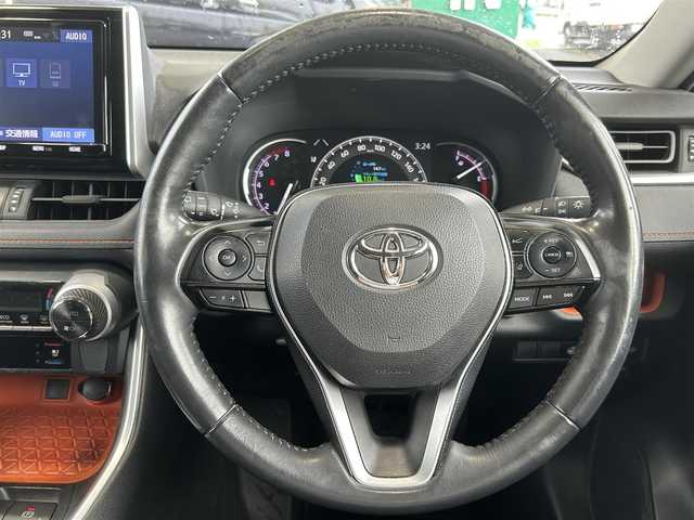 トヨタ ＲＡＶ４ アドベンチャー 広島県 2019(令1)年 6.1万km アティチュードブラックマイカ ワンオーナー/ダイナミックトルクベクタリングAWD/[4WD]/純正ナビ/[CD/DVD/フルセグTV/Bluetooth]/バックカメラ/ETC/シートヒーター/[D/N]/パワーシート/[D席]/ステアリングヒーター/衝突回避支援/レーントレーシングアシスト/オートマチックハイビーム/ブラインドスポットモニター/レーダークルーズコントロール/LEDヘッドライト/オートライト/プッシュスタート/スペアキー/フォグライト/ブレーキホールド/電動パーキングシステム/純正19AW/オートリトラミラー