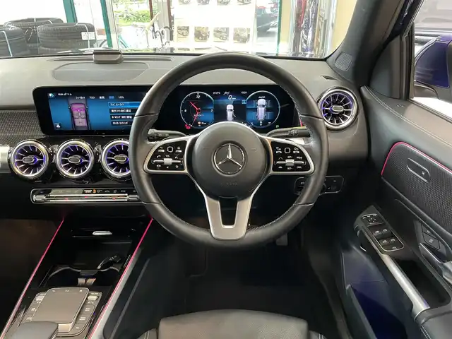 メルセデス・ベンツ Ｍ・ベンツ ＧＬＢ２００ｄ 4マチック 東京都 2022(令4)年 3.1万km Ｍナイトブルー ・純正ナビ/（フルセグTV/Bluetooth/CD/DVD/アンドロイドオート/アップルカープレイ）/・全方位カメラ/・前後コーナーセンサー/・ハーフレザーシート/・前席シートヒーター/・レーダークルーズコントロール/・BSM/・アイドリングストップ/・電動格納ミラー/・前後ドライブレコーダー/・革ステアリング/・ステアリングスイッチ/・パドルシフト/・ISOFIX/・電動パーキングブレーキ/・電動リアゲート/・LEDライト/・リアフォグランプ/・ルーフレール/・トノカバー/・ETC/・スペアキー×1/・スマートキー/・プッシュスタート/・純正18インチアルミホイール/・フロアマット/・スカッフプレートイルミ/・W＋S＋カーテンエアバッグ/ABS/・横滑り防止装置/・取扱説明書/・保証書