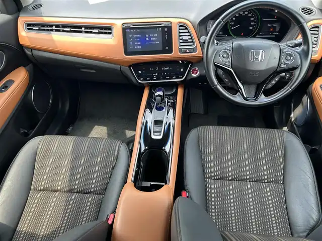 ホンダ ヴェゼル ハイブリッド 奈良県 2016(平28)年 2.6万km モルフォブルーP フルセグナビ　/Ｂｌｕｅｔｏｏｔｈ　/ＨＤＭＩ　/電動パーキングブレーキ　/ブレーキホールド機能　/ＵＳＢ入力端子　/レーダークルーズコントロール　/バックカメラ　/前席シートヒーター　/ＬＥＤヘッドライト