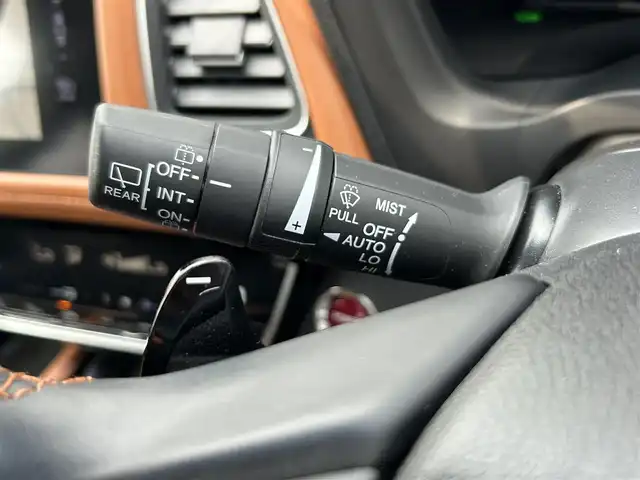 ホンダ ヴェゼル ハイブリッド 奈良県 2016(平28)年 2.6万km モルフォブルーP フルセグナビ　/Ｂｌｕｅｔｏｏｔｈ　/ＨＤＭＩ　/電動パーキングブレーキ　/ブレーキホールド機能　/ＵＳＢ入力端子　/レーダークルーズコントロール　/バックカメラ　/前席シートヒーター　/ＬＥＤヘッドライト