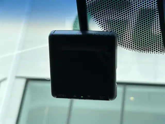 ホンダ ヴェゼル ハイブリッド 奈良県 2016(平28)年 2.6万km モルフォブルーP フルセグナビ　/Ｂｌｕｅｔｏｏｔｈ　/ＨＤＭＩ　/電動パーキングブレーキ　/ブレーキホールド機能　/ＵＳＢ入力端子　/レーダークルーズコントロール　/バックカメラ　/前席シートヒーター　/ＬＥＤヘッドライト