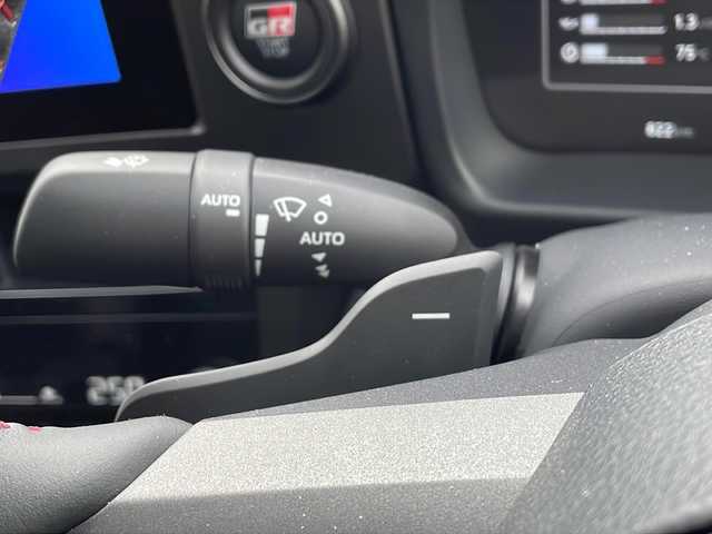 トヨタ ＧＲヤリス RZ ハイパフォーマンス 兵庫県 2024(令6)年 0.1万km プラチナホワイトパールマイカ 純正ナビ（AM/FM/BT)/・フルセグTV/衝突軽減システム/パーキングアシスト/横滑り防止/追従付きクルーズコントロール/ステアリングヒーター/ステアリングスイッチ/オートライト/ヘッドライトレベライザー/ビルトインETC2.0/パドルシフト/シートヒーター/ドライブレコーダー