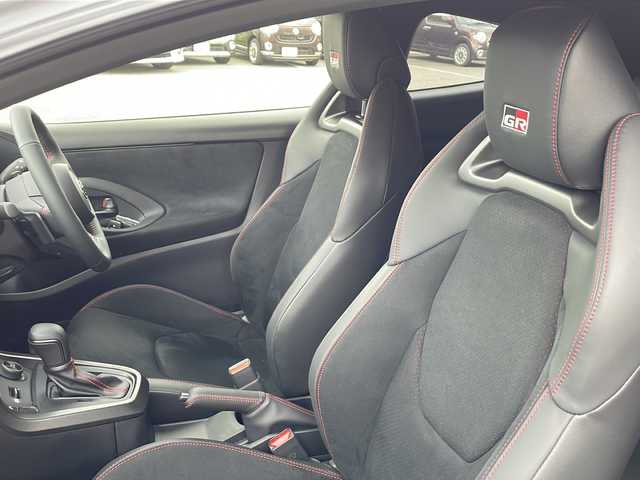トヨタ ＧＲヤリス RZ ハイパフォーマンス 兵庫県 2024(令6)年 0.1万km プラチナホワイトパールマイカ 純正ナビ（AM/FM/BT)/・フルセグTV/衝突軽減システム/パーキングアシスト/横滑り防止/追従付きクルーズコントロール/ステアリングヒーター/ステアリングスイッチ/オートライト/ヘッドライトレベライザー/ビルトインETC2.0/パドルシフト/シートヒーター/ドライブレコーダー