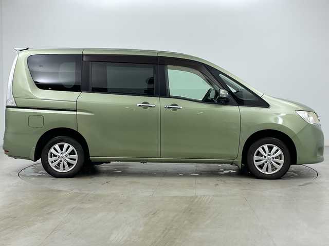 日産 セレナ 20G 道央・札幌 2011(平23)年 3.3万km ナチュラルハーブ ・4WD/・寒冷地仕様/・純正ナビ&CD&DVD&BT&SD&TV&USB/・両側パワースライドドア/・バックカメラ/・クルーズコントロール/・コーナーセンサー/・盗難防止装置/・横滑り防止装置/・ビルトインETC/・3列シート/・ドアミラーヒーター/・電動格納ミラー/・プッシュスタート/・HIDヘッドライト/・オートライト/・スマートキー