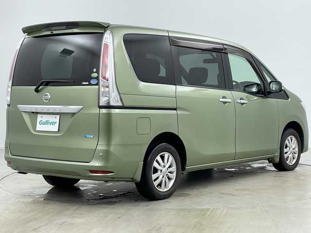 日産 セレナ 20G 道央・札幌 2011(平23)年 3.3万km ナチュラルハーブ ・4WD/・寒冷地仕様/・純正ナビ&CD&DVD&BT&SD&TV&USB/・両側パワースライドドア/・バックカメラ/・クルーズコントロール/・コーナーセンサー/・盗難防止装置/・横滑り防止装置/・ビルトインETC/・3列シート/・ドアミラーヒーター/・電動格納ミラー/・プッシュスタート/・HIDヘッドライト/・オートライト/・スマートキー