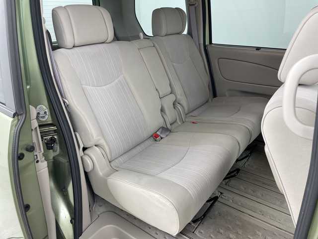 日産 セレナ 20G 道央・札幌 2011(平23)年 3.3万km ナチュラルハーブ ・4WD/・寒冷地仕様/・純正ナビ&CD&DVD&BT&SD&TV&USB/・両側パワースライドドア/・バックカメラ/・クルーズコントロール/・コーナーセンサー/・盗難防止装置/・横滑り防止装置/・ビルトインETC/・3列シート/・ドアミラーヒーター/・電動格納ミラー/・プッシュスタート/・HIDヘッドライト/・オートライト/・スマートキー