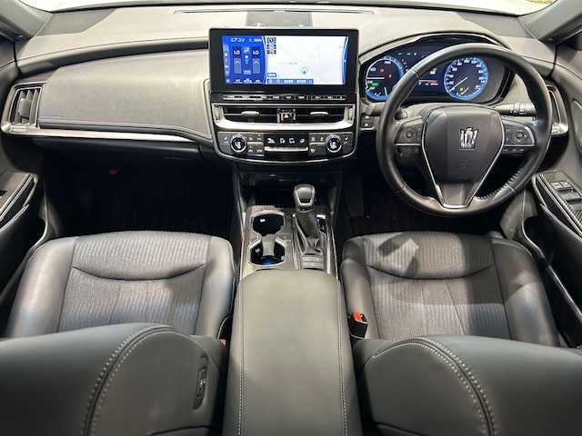 トヨタ クラウン ハイブリッド RS 宮城県 2021(令3)年 4.8万km プレシャスホワイトパール トヨタセーフティセンス/・プリクラッシュセーフティ/・レーントレーシングアシスト/・レーダークルーズコントロール/・ロードサインアシスト/・アダプティブハイビームシステム/ブラインドスポットモニター/インテリジェントクリアランスソナー/リヤクロストラフィックアラート/パーキングサポートブレーキ/純正ナビ/・バックカメラ/・Bluetooth/CD/・フルセグTV/・USB入力端子/前後コーナーセンサー/オートブレーキホールド/電子パーキング/MTモード付きAT/ビルトインETC2.0/前後ドライブレコーダー/ステアリングヒーター/ハーフレザーシート/シートヒーター（運転席/助手席）/パワーシート（運転席/助手席）/LEDヘッドライト/オートライト/フォグランプ/純正アルミホイール/純正フロアマット