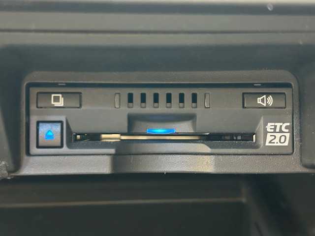 トヨタ クラウン ハイブリッド RS 宮城県 2021(令3)年 4.8万km プレシャスホワイトパール トヨタセーフティセンス/・プリクラッシュセーフティ/・レーントレーシングアシスト/・レーダークルーズコントロール/・ロードサインアシスト/・アダプティブハイビームシステム/ブラインドスポットモニター/インテリジェントクリアランスソナー/リヤクロストラフィックアラート/パーキングサポートブレーキ/純正ナビ/・バックカメラ/・Bluetooth/CD/・フルセグTV/・USB入力端子/前後コーナーセンサー/オートブレーキホールド/電子パーキング/MTモード付きAT/ビルトインETC2.0/前後ドライブレコーダー/ステアリングヒーター/ハーフレザーシート/シートヒーター（運転席/助手席）/パワーシート（運転席/助手席）/LEDヘッドライト/オートライト/フォグランプ/純正アルミホイール/純正フロアマット