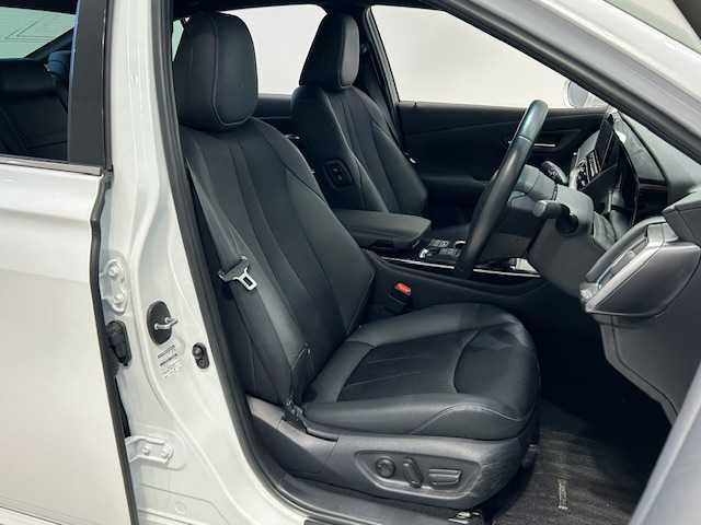 トヨタ クラウン ハイブリッド RS 宮城県 2021(令3)年 4.8万km プレシャスホワイトパール トヨタセーフティセンス/・プリクラッシュセーフティ/・レーントレーシングアシスト/・レーダークルーズコントロール/・ロードサインアシスト/・アダプティブハイビームシステム/ブラインドスポットモニター/インテリジェントクリアランスソナー/リヤクロストラフィックアラート/パーキングサポートブレーキ/純正ナビ/・バックカメラ/・Bluetooth/CD/・フルセグTV/・USB入力端子/前後コーナーセンサー/オートブレーキホールド/電子パーキング/MTモード付きAT/ビルトインETC2.0/前後ドライブレコーダー/ステアリングヒーター/ハーフレザーシート/シートヒーター（運転席/助手席）/パワーシート（運転席/助手席）/LEDヘッドライト/オートライト/フォグランプ/純正アルミホイール/純正フロアマット