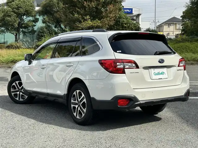 スバル アウトバック ベース 道東・釧路十勝 2018(平30)年 3.2万km クリスタルホワイトP ワンオーナー/ディーラーオプションDAIATONESOUNDNAVI・フルセグ・DVD・CD・SD・MSV・USB・Bluetooth/ナビ連動ビルトインETC2.0/アイサイトVer3/フロントカメラ/サイドカメラ/バックカメラ/革巻ステアリング/パドルシフト/レーダークルーズコントロール/ハンドルヒーター/BSM/充電用USB×4/X-MODE/黒革シート/前席パワーシート（運転席2メモリ）/全席シートヒーター/LEDヘッドライト/フォグランプ/純正17インチアルミ/フットランプ/トノカバー/新車時保証書/取扱説明書/スマートキー×3
