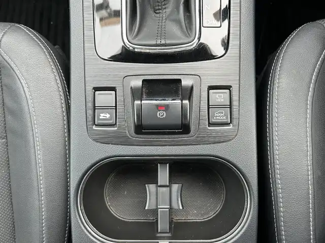 スバル アウトバック ベース 道東・釧路十勝 2018(平30)年 3.2万km クリスタルホワイトP ワンオーナー/ディーラーオプションDAIATONESOUNDNAVI・フルセグ・DVD・CD・SD・MSV・USB・Bluetooth/ナビ連動ビルトインETC2.0/アイサイトVer3/フロントカメラ/サイドカメラ/バックカメラ/革巻ステアリング/パドルシフト/レーダークルーズコントロール/ハンドルヒーター/BSM/充電用USB×4/X-MODE/黒革シート/前席パワーシート（運転席2メモリ）/全席シートヒーター/LEDヘッドライト/フォグランプ/純正17インチアルミ/フットランプ/トノカバー/新車時保証書/取扱説明書/スマートキー×3