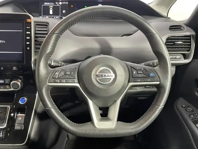 日産 セレナ e－パワー ハイウェイスター V 大阪府 2020(令2)年 6.9万km ダークメタルグレー プロパイロット　純正ナビ　全周囲カメラ　Bluetooth　フルセグTV DVD再生　衝突軽減ブレーキ　レーンキープアシスト　ETC 両側パワースライドドア　ドライブレコーダー　BSM オートライト　LEDヘッドライト　スマートキー