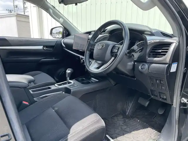 トヨタ ハイラックス Z 富山県 2020(令2)年 6.1万km アティチュードブラックマイカ 〇社外10インチナビ/〇フルセグTV/〇バックカメラ/〇ETC/〇ドライブレコーダー/〇プリクラッシュセーフティ/〇レーンディパーチャーアラート/〇クリアランスソナー/〇レーダークルーズコントロール/〇LEDヘッドランプ/〇フォグランプ/〇オートライト/〇純正17インチアルミ/〇革巻きステアリング/〇オートエアコン/〇スマートエントリー/〇禁煙車