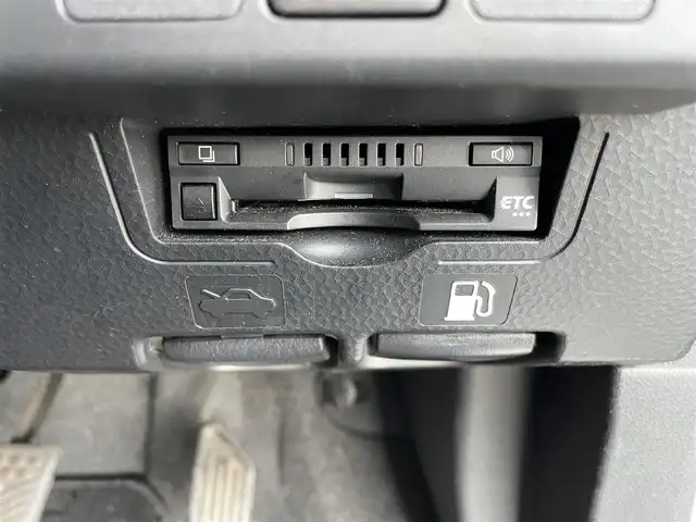 トヨタ ルーミー カスタムG－T 茨城県 2021(令3)年 2.6万km パールホワイトⅢ 純正ナビ/【AM・FM・TV・BT・SD・CD・DVD】/全方位カメラ/両側パワスラ/シートヒーター/レーダークルコン/ビルトインETC/電子パーキング/オートブレーキホールド/革巻きステアリング/ステリモ/オートライト/LEDライト/純正フロアマット/純正アルミホイール/横滑り防止装置/衝突被害軽減システム