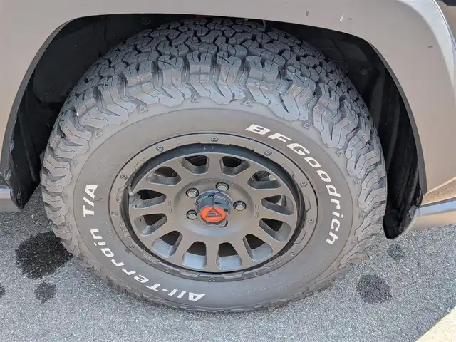 トヨタ ＲＡＶ４ アドベンチャー オフロードPKG 福井県 2022(令4)年 0.3万km アティチュードブラックマイカ ワンオーナー車/R・Fフォグ/寒冷地仕様/LEDヘッドライト/４WD/ステアリングヒーター/全車速追従機能付クルーズコントロール/前後コーナーセンサー/バックカメラ/運転席パワーシート/パイオニア9インチメモリナビ/フルセグテレビ/ビルトインETC/オートホールド/アイドリングストップ/衝突被害軽減システム/レーンキープアシスト/横滑り防止装置/盗難防止装置/ダブル＋サイドエアバッグ/カーテンエアバッグ
