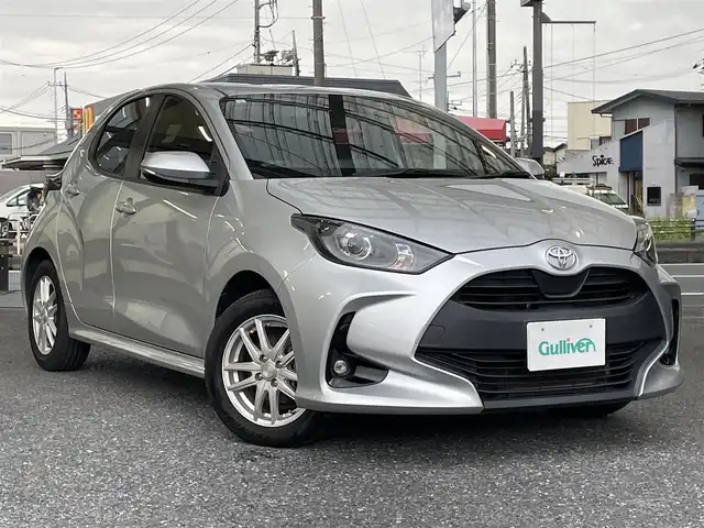トヨタ ヤリス X 埼玉県 2021(令3)年 8.3万km シルバーM ・ディーラー点検記録R4:5:6:7年/・ワンオーナー/・6MT/・純正ディスプレイオーディオ/BT/・ドライブレコーダー/・ETC/・レーダークルーズコントロール/・プリクラッシュ/・LTA/・PCS/・RSA/・オートハイビーム/・オートライト/・LEDフォグランプ/・純正フロアマット/・社外15インチアルミ/（ダンロップタイヤ付き）/・キーレスキー/・スペアキー/・衝突軽減/・横滑り防止/・保証書/・取説/・スペアキー