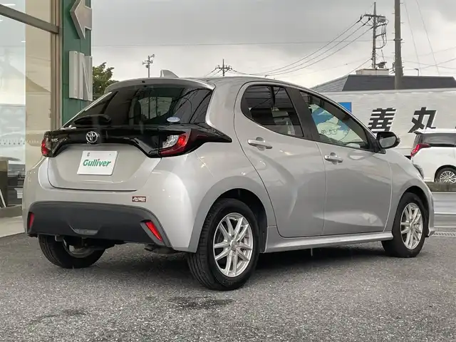 トヨタ ヤリス X 埼玉県 2021(令3)年 8.3万km シルバーM ・ディーラー点検記録R4:5:6:7年/・ワンオーナー/・6MT/・純正ディスプレイオーディオ/BT/・ドライブレコーダー/・ETC/・レーダークルーズコントロール/・プリクラッシュ/・LTA/・PCS/・RSA/・オートハイビーム/・オートライト/・LEDフォグランプ/・純正フロアマット/・社外15インチアルミ/（ダンロップタイヤ付き）/・キーレスキー/・スペアキー/・衝突軽減/・横滑り防止/・保証書/・取説/・スペアキー
