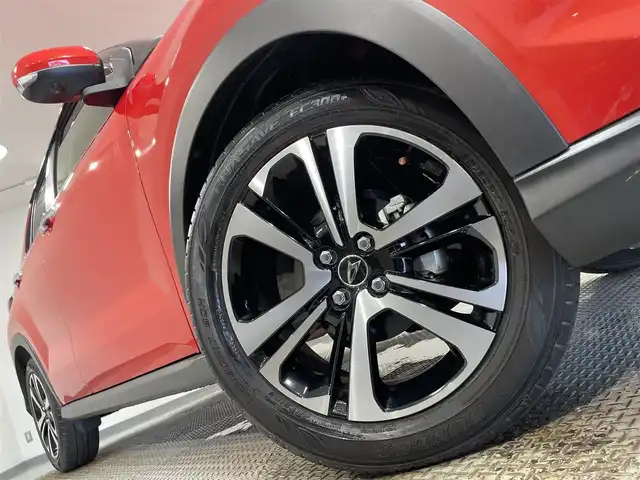 ダイハツ ロッキー G 愛知県 2019(令1)年 1.7万km コンパーノレッド 純正９インチディスプレイオーディオ　/(FM/AM/CarPlay/フルセグTV/USB/Bluetooth)/パノラマモニター　/パーキングアシスト　/スマートアシスト　/　　-レーダークルーズコントロール/　　-衝突回避支援ブレーキ/　　-アダプティブドライビングビーム/　　-車線逸脱警報/　　-標識認識機能/　　-先行車発進お知らせ機能/ブラインドスポットモニター　/コーナーセンサー/シートヒーター　/ビルトインＥＴＣ　/ＬＥＤヘッドライト/LEDフォグランプ/プッシュスタート/　　-スマートキー/純正フロアマット