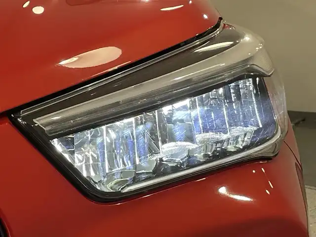 ダイハツ ロッキー G 愛知県 2019(令1)年 1.7万km コンパーノレッド 純正９インチディスプレイオーディオ　/(FM/AM/CarPlay/フルセグTV/USB/Bluetooth)/パノラマモニター　/パーキングアシスト　/スマートアシスト　/　　-レーダークルーズコントロール/　　-衝突回避支援ブレーキ/　　-アダプティブドライビングビーム/　　-車線逸脱警報/　　-標識認識機能/　　-先行車発進お知らせ機能/ブラインドスポットモニター　/コーナーセンサー/シートヒーター　/ビルトインＥＴＣ　/ＬＥＤヘッドライト/LEDフォグランプ/プッシュスタート/　　-スマートキー/純正フロアマット