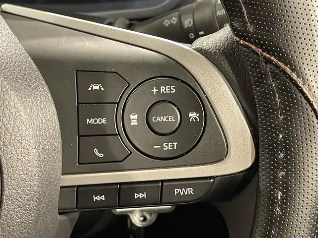 ダイハツ ロッキー G 愛知県 2019(令1)年 1.7万km コンパーノレッド 純正９インチディスプレイオーディオ　/(FM/AM/CarPlay/フルセグTV/USB/Bluetooth)/パノラマモニター　/パーキングアシスト　/スマートアシスト　/　　-レーダークルーズコントロール/　　-衝突回避支援ブレーキ/　　-アダプティブドライビングビーム/　　-車線逸脱警報/　　-標識認識機能/　　-先行車発進お知らせ機能/ブラインドスポットモニター　/コーナーセンサー/シートヒーター　/ビルトインＥＴＣ　/ＬＥＤヘッドライト/LEDフォグランプ/プッシュスタート/　　-スマートキー/純正フロアマット