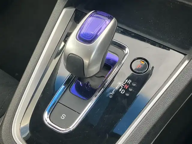 ホンダ シャトル ハイブリッド Z スタイルエディション 道南・函館 2016(平28)年 4.7万km ティンテッドシルバーM /純正ナビ//フルセグTV//バックカメラ//ドライブレコーダー//寒冷地仕様//シートヒーター//衝突軽減ブレーキ//ETC//クルーズコントロール//オートライト//LEDヘッドライト//ハーフレザーシート