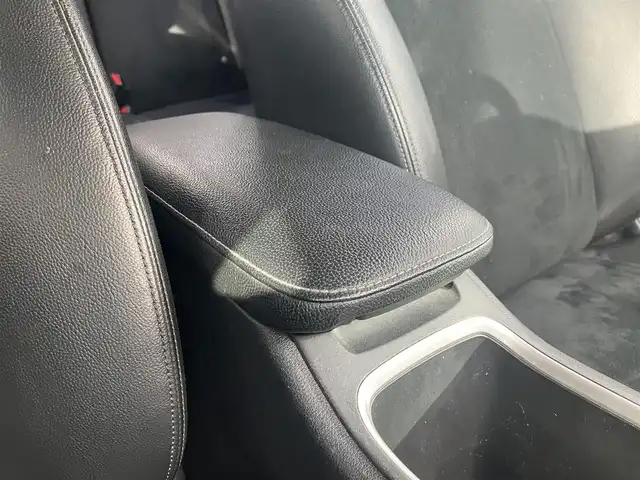 ホンダ シャトル ハイブリッド Z スタイルエディション 道南・函館 2016(平28)年 4.7万km ティンテッドシルバーM /純正ナビ//フルセグTV//バックカメラ//ドライブレコーダー//寒冷地仕様//シートヒーター//衝突軽減ブレーキ//ETC//クルーズコントロール//オートライト//LEDヘッドライト//ハーフレザーシート