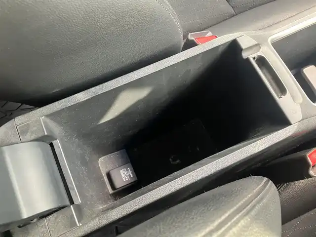 ホンダ シャトル ハイブリッド Z スタイルエディション 道南・函館 2016(平28)年 4.7万km ティンテッドシルバーM /純正ナビ//フルセグTV//バックカメラ//ドライブレコーダー//寒冷地仕様//シートヒーター//衝突軽減ブレーキ//ETC//クルーズコントロール//オートライト//LEDヘッドライト//ハーフレザーシート